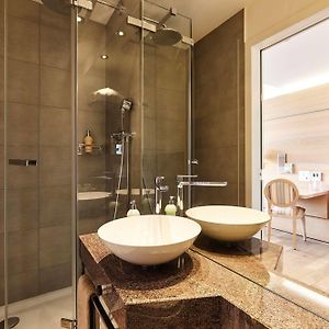 Standard Charming Room